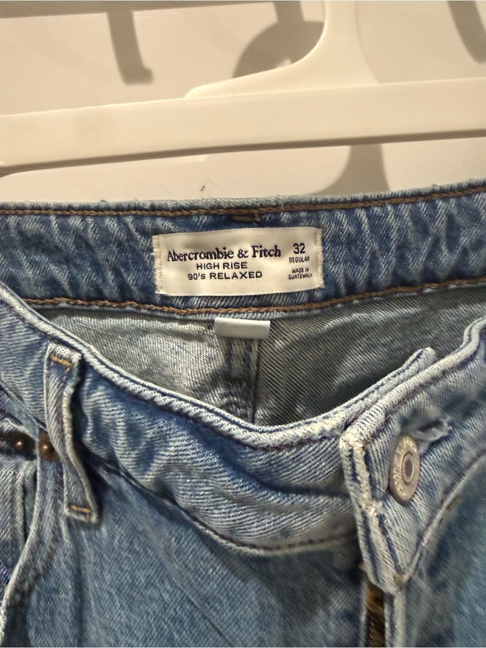 Abercrombie & Fitch Light Blue High-Rise 90's Relaxed Jeans - Picture 3 of 6